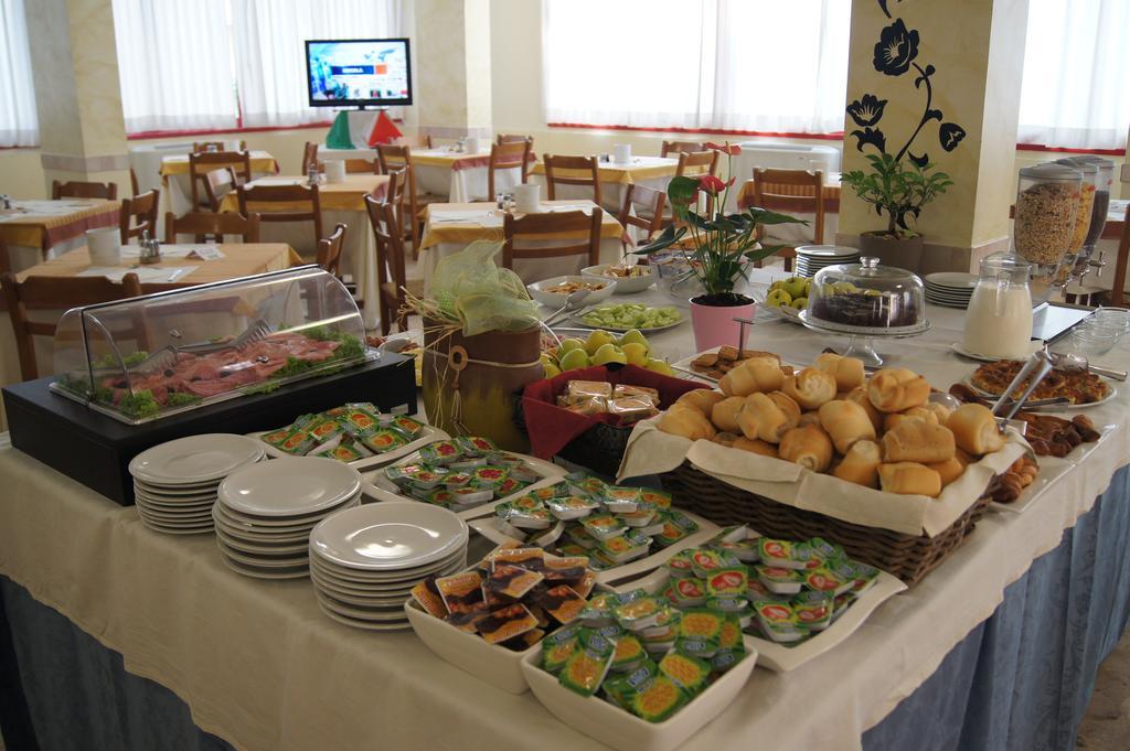 Hotel Orizzonti Rimini Ngoại thất bức ảnh